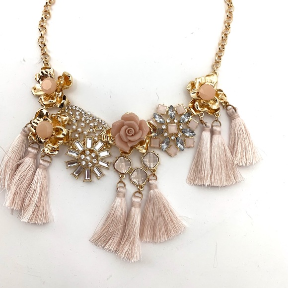 4/$25 Gold Flower Tassel Statement Necklace NEW - Picture 2 of 2